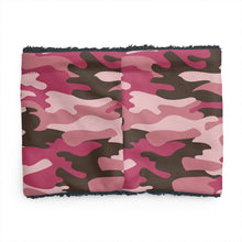 将图片加载到图库查看器,Pink Camouflage Sherpa Snood by The Photo Access