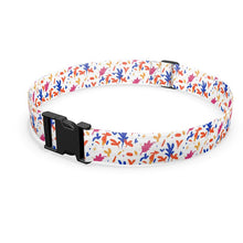 将图片加载到图库查看器,Abstract Leaf & Plant Travel Luggage Strap by The Photo Access