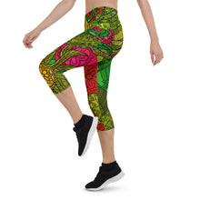 Load image into Gallery viewer, HAND DRAWN FLORAL SEAMLESS PATTERN CAPRI LEGGINGS BY THE PHOTO ACCESS
