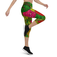 Load image into Gallery viewer, HAND DRAWN FLORAL SEAMLESS PATTERN CAPRI LEGGINGS BY THE PHOTO ACCESS