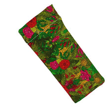 Lade das Bild in den Galerie-Viewer, Hand Drawn Floral Seamless Pattern Glasses Case Pouch by The Photo Access
