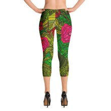 Load image into Gallery viewer, HAND DRAWN FLORAL SEAMLESS PATTERN CAPRI LEGGINGS BY THE PHOTO ACCESS

