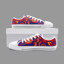 Lade das Bild in den Galerie-Viewer, Wallpaper Damask Floral Unisex Low Top Canvas Shoes by The Photo Access
